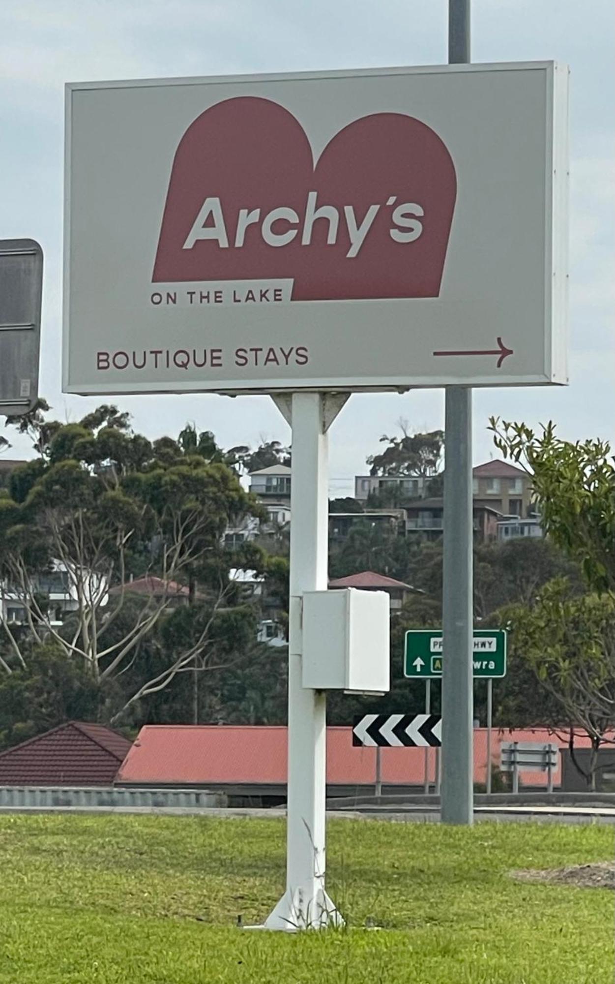 Archy'S On The Lake Burrill Lake ภายนอก รูปภาพ
